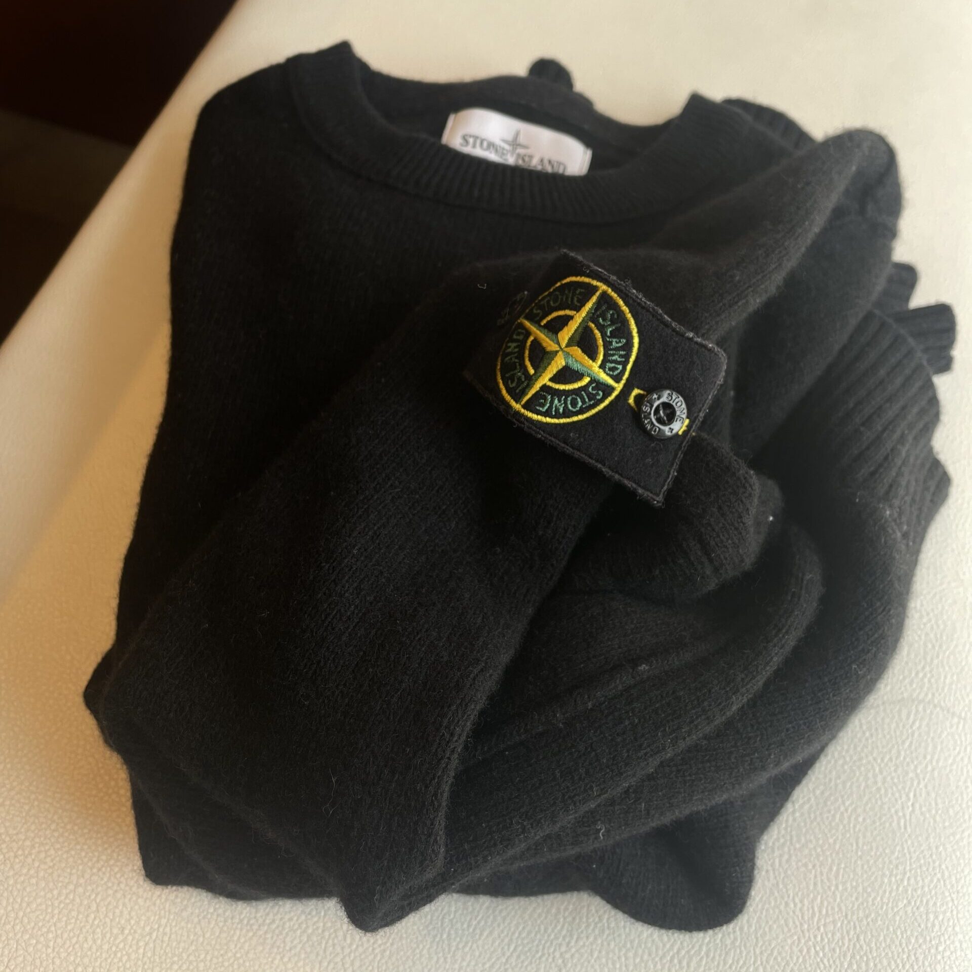 Stone Islad　セーター