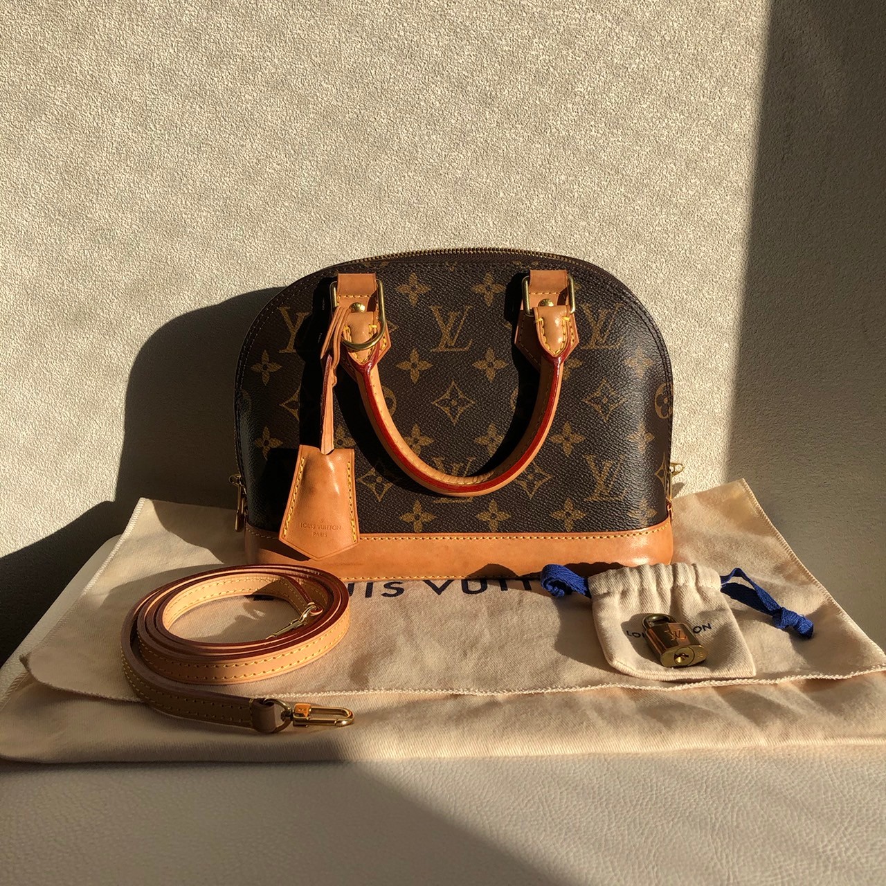 LOUIS VUITTON　アルマBB