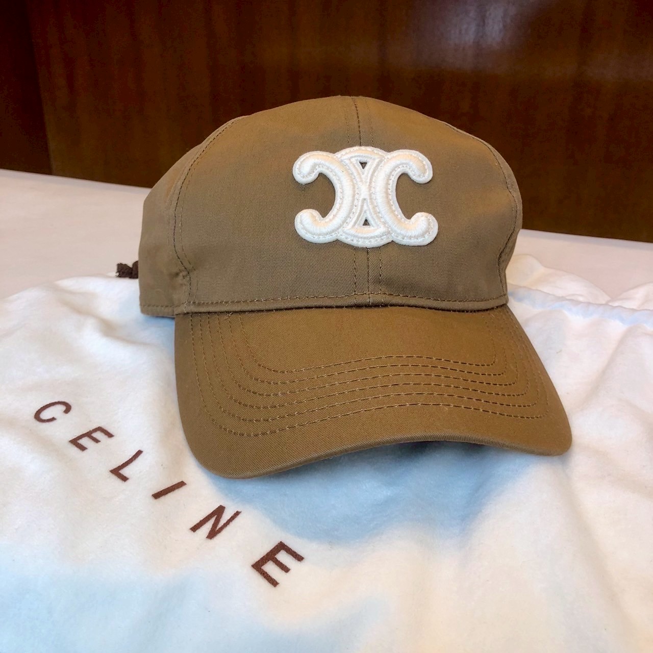 CELINE トリオンフ　ベースボールキャップ