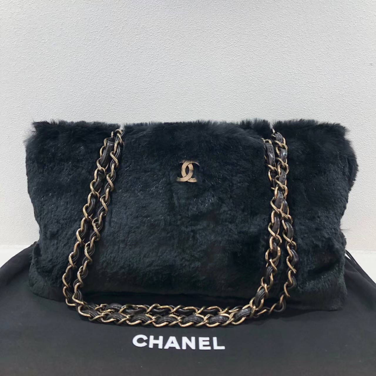 CHANEL　ブラックラパンファー　ショルダーバック